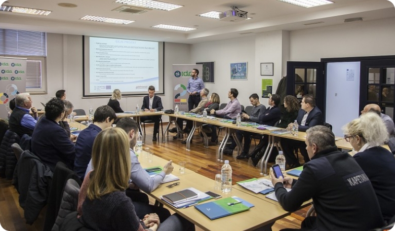 Održan okrugli stol na temu poboljšanja kvalitete i održivosti okoliša u pomorskom prijevozu-104353