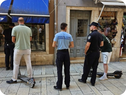 Rovinjski redari tijekom ljeta izrekli više od 500 kazni-162185