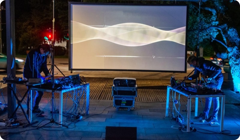 Eksperimentalni duo predstavlja “Composing Kinetic Worlds”-157036