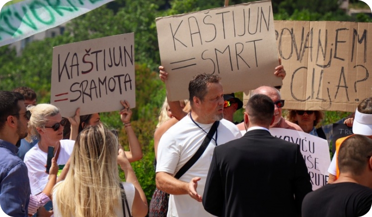 Prosvjednici zbog Kaštijuna dočekali premijera Plenkovića na otvorenju Centra za starije osobe u Medulinu-161331