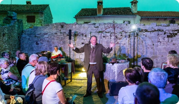 Balotina riječ vratila se među ljude: snažna premijera poetske predstave u Balama-161749