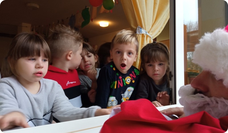 Djed Božićnjak posjetio Dječji vrtić ˝Mali svijet˝-113235