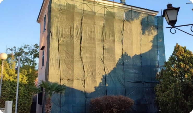 Rovinj: U tijeku je sanacija fasade Gradske knjižnice “M. V. Ilirik”-122716