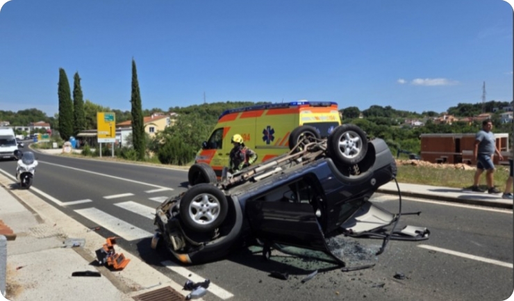 Lančani sudar četiriju automobila kod Rovinja, jedna osoba završila u bolnici-162284
