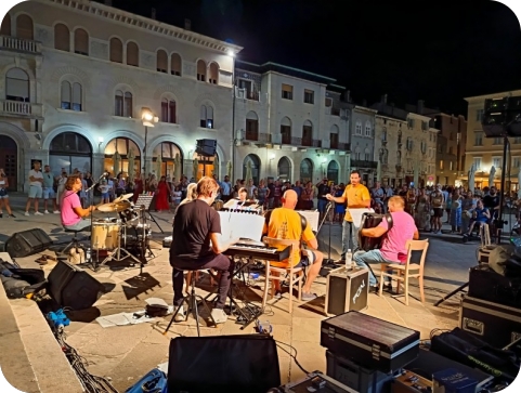 Ljetna glazbena večer u Puli uz harmonikaški orkestar Okuda Istre-162798