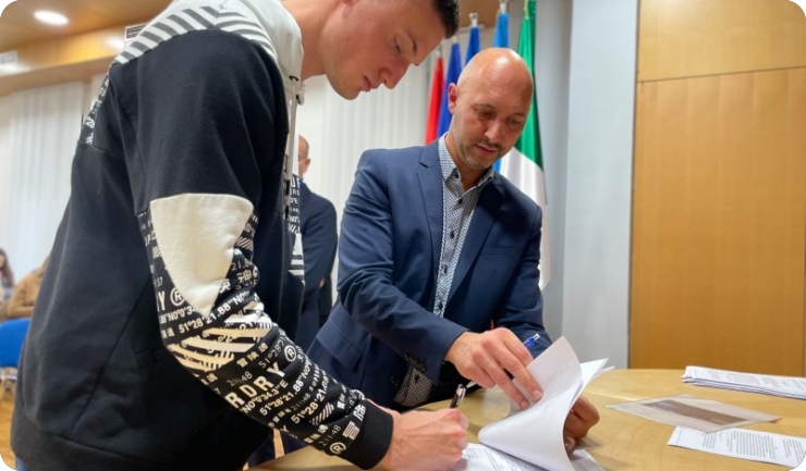 Grad Umag dodijelio rekordne stipendije za deficitarna zanimanja do 5000€-133594