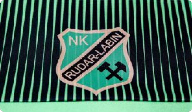 Kakav će dres nositi NK Rudar? Novi dizajni inspirirani su tradicijom, a navijači imaju glavnu riječ-161982