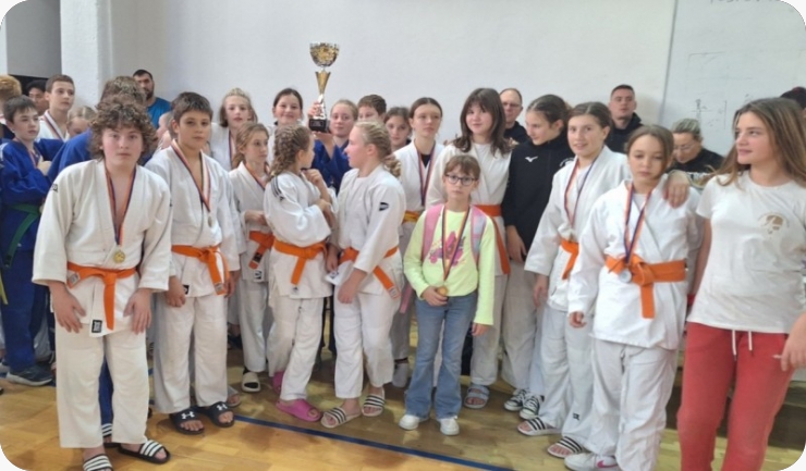 Mladi judaši Istarskog Borca slavili u završnom kolu Judo lige u Puli-156753