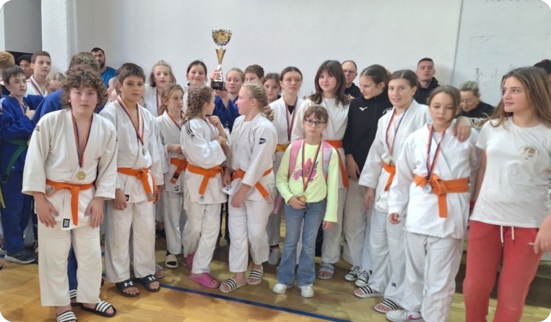 Mladi judaši Istarskog Borca slavili u završnom kolu Judo lige u Puli-156753