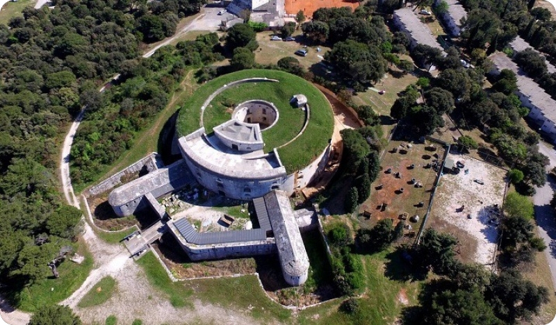 Poziv za dodjelu termina za održavanje programa u utvrdi Fort Bourguignon u 2022. godini-124528