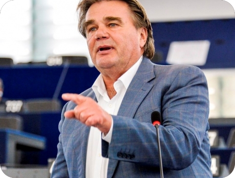 Jakovčić: Plomin 3 treba koristiti plin i biti umrežen s LNG terminalom na Krku-63168