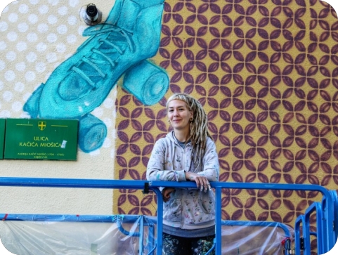 Jana Danilović uljepšava pročelje Pattinaggia: ‘‘Pula je jedno od onih mjesta na koja dođeš i odmah osjetiš da ćeš se vratiti’’-148366