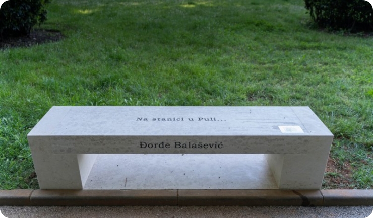 Na rođendan Đorđe Balašević dobio klupu u Puli-126756