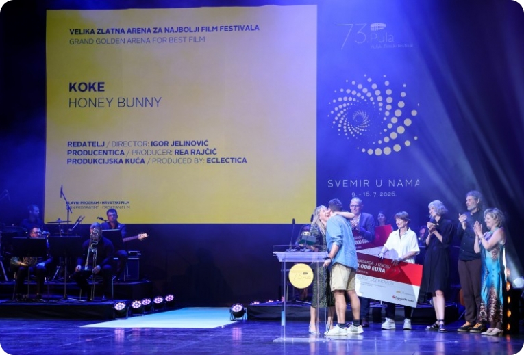 (FOTO) ‘‘Koke’’ osvojile Veliku zlatnu arenu na 73. Pulskom filmskom festivalu-162164