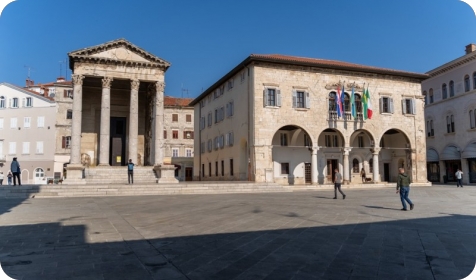 Pulski srednjoškolci ulaze u Gradsku palaču i donose odluke-158157