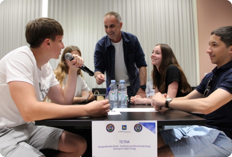 Velika završnica kviza „45 minuta“ u Puli okupila 18 ekipa srednjoškolaca - VIDEO-160908