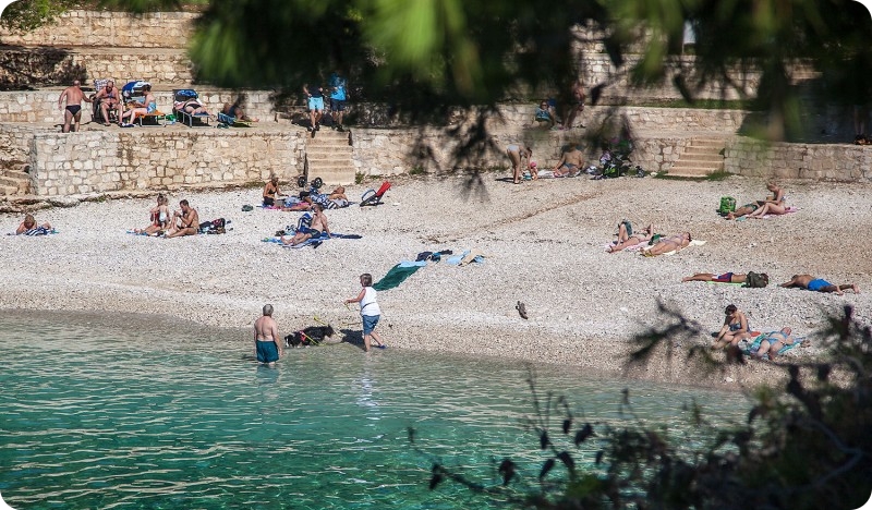 Talijanski državljanin priveden zbog sumnje na iskorištavanje djece za pornografiju-162641