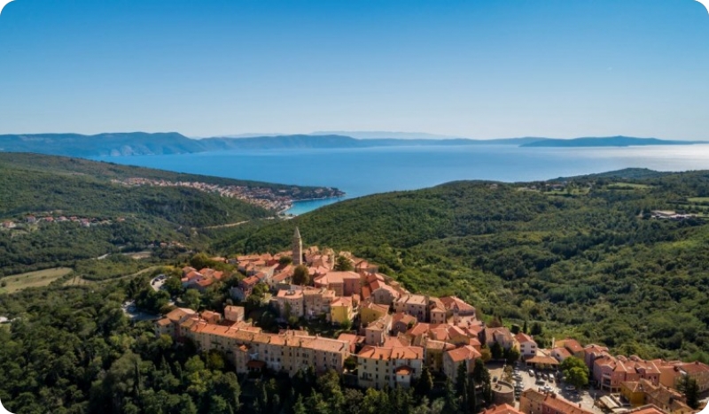 Grad Labin podigao iznose “božićnica” za umirovljenike, ali  i povećao broj korisnika mjere-148437