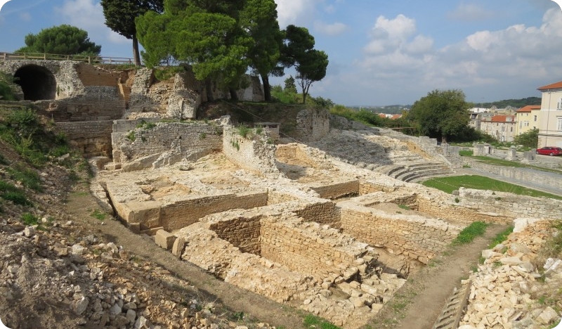 Sutra obilazak Malog rimskog kazališa uz stručno vodstvo-68164