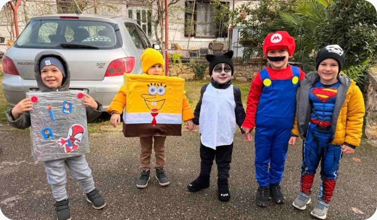 Sunce, smijeh i šarena povorka - krabulje i maškare razveselile Banjole i Premanturu-158533