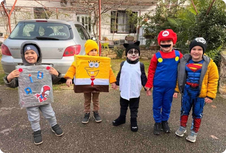 Sunce, smijeh i šarena povorka - krabulje i maškare razveselile Banjole i Premanturu-158533