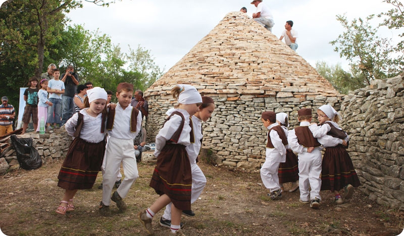 Bespovratna sredstva za razvojne turističke projekte-56040