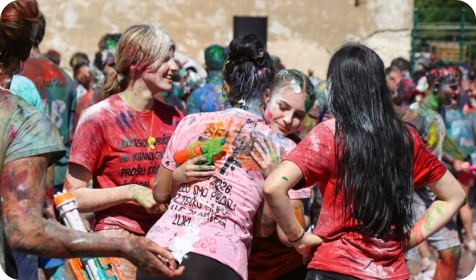 (FOTO) Norijada u Puli: Maturanti pjesmom, plesom i osmijesima slave zadnji dan škole-160826