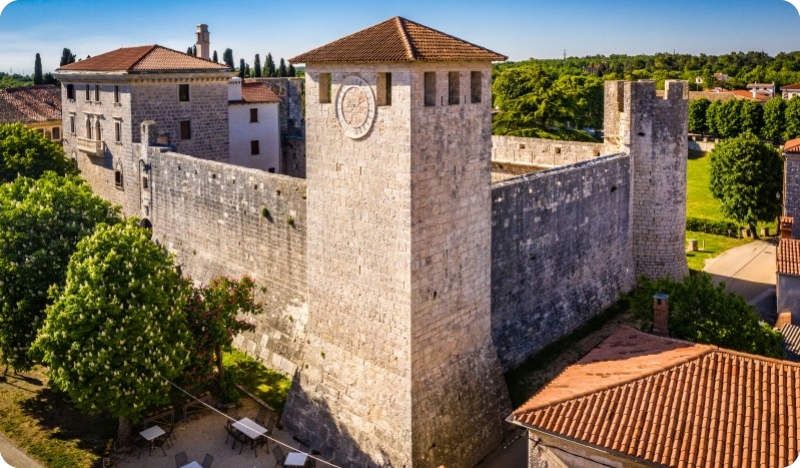 Prva književna večer u Kaštelu Morosini-Grimani okuplja pjesnike iz cijele Istre-158274