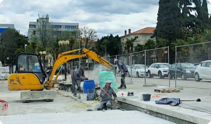 Gradonačelnik Peršurić obišao radove na popločenju rive: „Porečka riva u znaku istarskog kamena“-159537