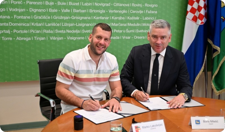 Stari teren u Karojbi ide u obnovu. Grade se tribine, uređuje travnjak i sportska infrastruktura-160764
