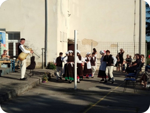 Divšići danas domaćin tradicionalne pučke fešte „Svu kuntradu skupa“-162230