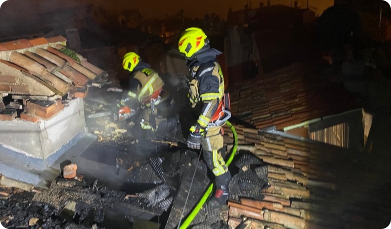 Izgorio stan na Verudeli, urušio se i dio krova-127067