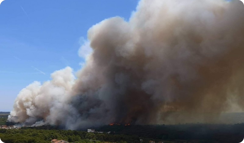 Kanaderi lete, izgorjele kuće, detonacije  u Puli VIDEO-128432