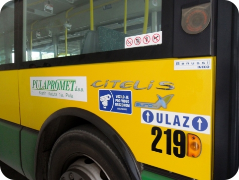 Pula: Pijan pao pod kotač autobusa-63257