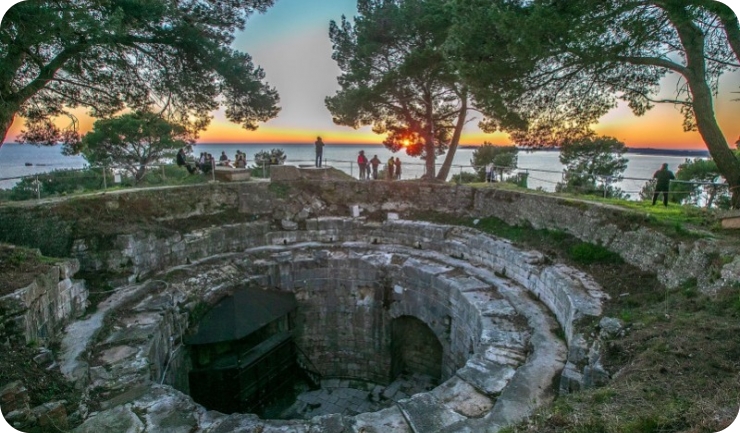 Urušio se krov bunkera kod Punta Christa u Štinjanu, ozlijeđeno šest mladih stranih državljana-161899