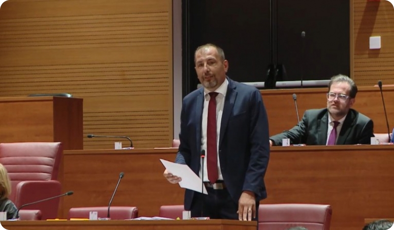 Paus: Bez ograničenja broja taksija i minimalne cijene, nema reda na taksi tržištu-161894
