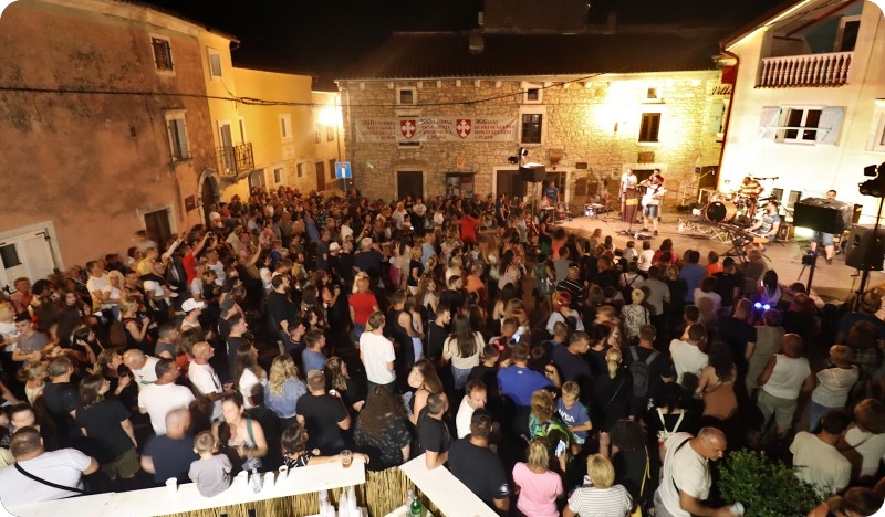 Fun Box Band i Lima Len večeras na Perojskoj fešti-162235