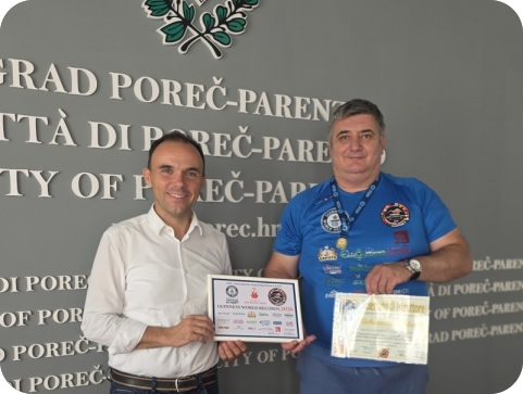 Aleksandar Lega Velenik iz Poreča s kolegama u Italiji oborio Guinnessov rekord: u 12 sati ispekli više od 12.000 pizza, ukupno 4.345,58 kg-162779