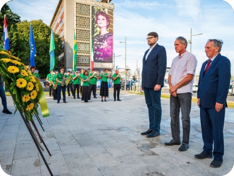 Polaganjem vijenaca obilježen Dan spomena Grada Pula-163947