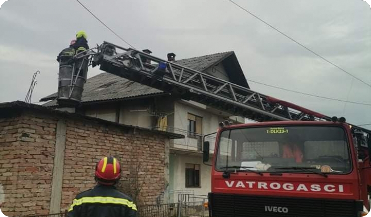 Reporteri s terena: Pomoći ima u velikim količinama VIDEO-113491