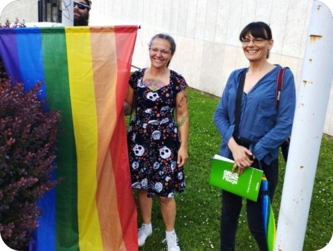 Naložena mjera opreza za 61-godišnjaka koji je u Pazinu oštetio LGBTIQ+ zastavu-127725