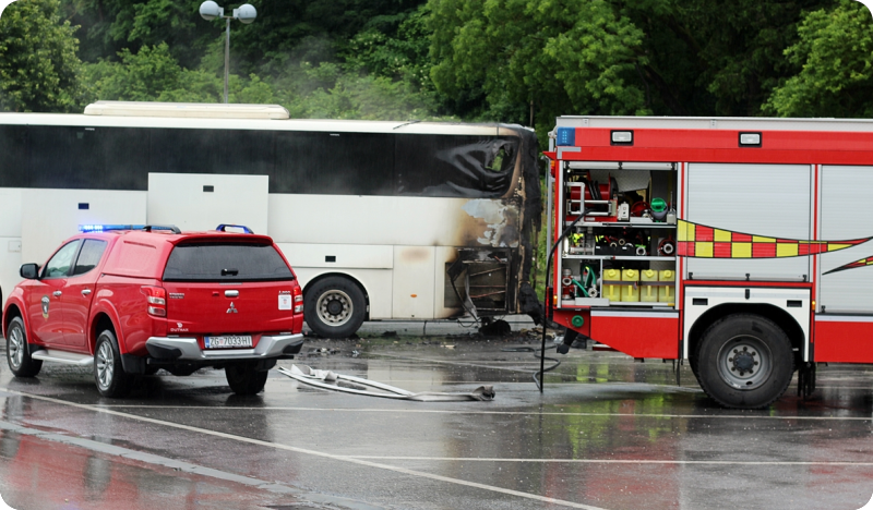 Učenicima iz OŠ Monte Zaro se zapalio autobus na izletu - FOTO-145088