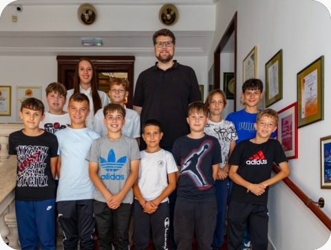 Gradonačelnik Grbin primio državne viceprvake u futsalu iz OŠ Vidikovac-161321