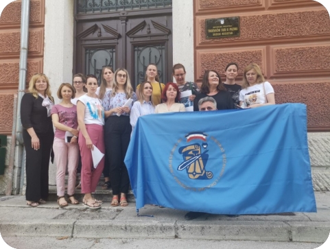 U Pazinu održan prosvjed ispred Trgovačkog suda-127549