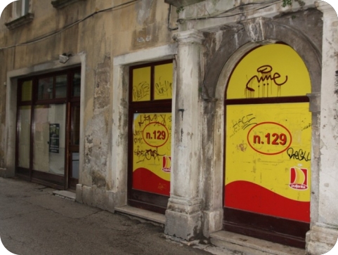 Odlukom Grada Pule Puljanka mora iseliti iz 11 poslovnih prostora-64712