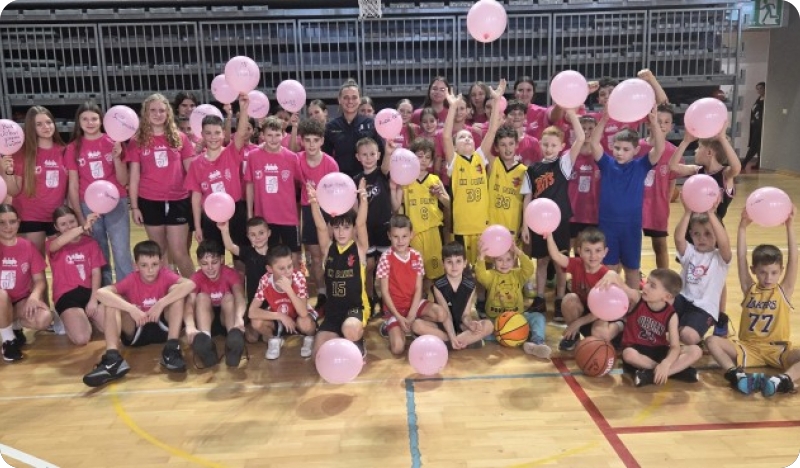 Najmlađe pazinske košarkašice i košarkaši obilježili Dan ružičastih majica-158478
