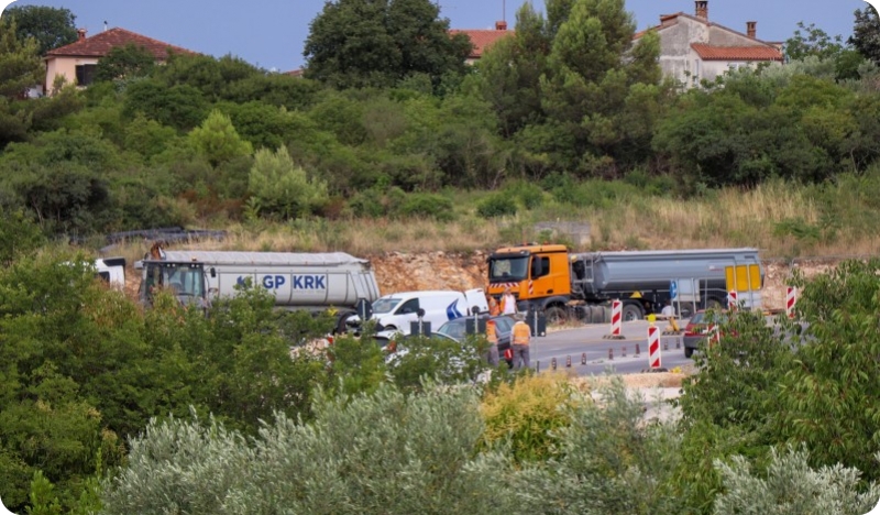 Promet prema Velom Vrhu preusmjerava se na novi kolnik, otvara se i kružni tok-162377