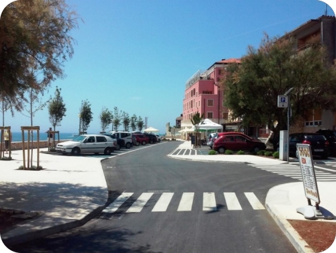 Nastavljaju se radovi na uređenju plaže i pješačkih površina na Rivareli-67636