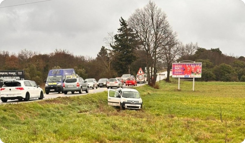 Sudar na Vodnjanskoj cesti, dvije osobe prevezene u bolnicu-158602