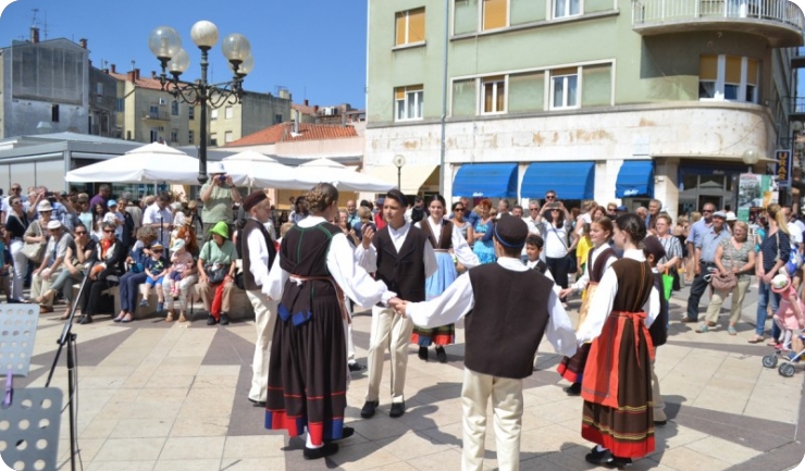Zadnje “Glazbeno jutro” okuplja KUD Uljanik, Teranke i pulske mažoretkinje-156684